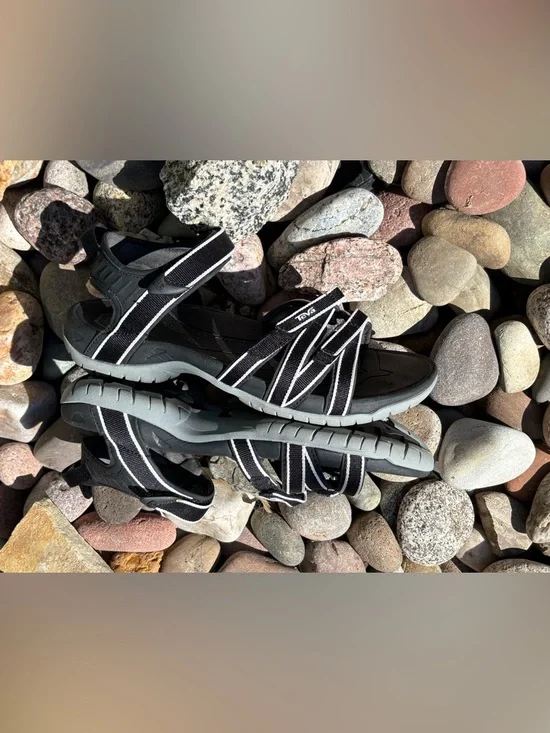 TEVA Tirra Strappy Sandals Hiking Outdoor Trail Water Shoe Black & White SZ. 9.5 - Picture 4 of 10